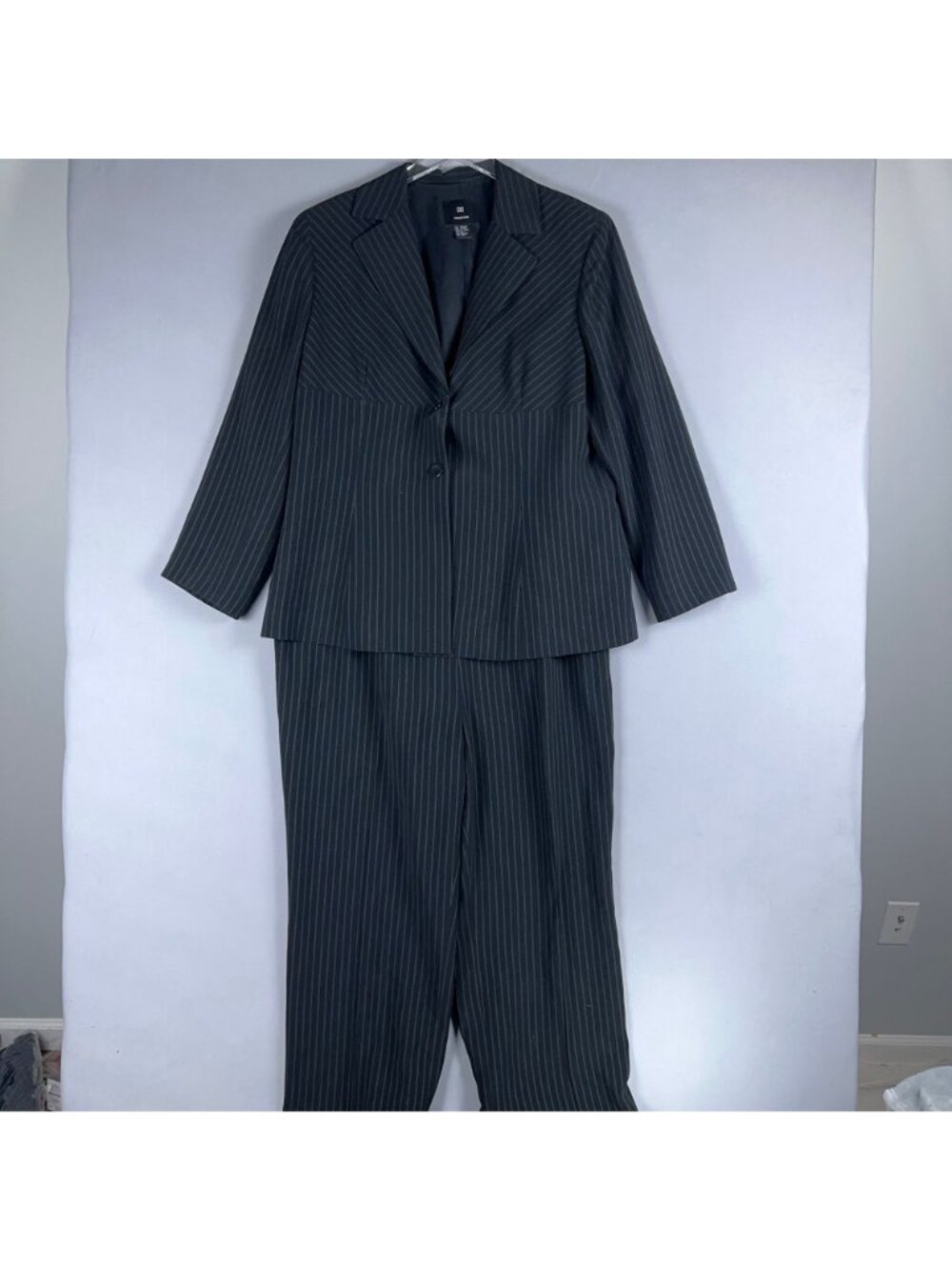 Collection Two Piece Office Suit Blazer Jacket Womens Size 18 Pants Pinstriped